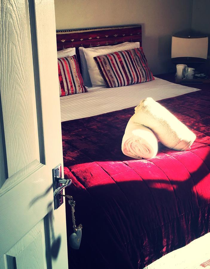Coach And Horses Inn Penzance Bagian luar foto